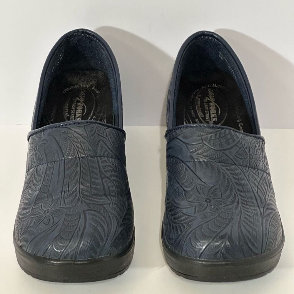 Easy Works by Easy Street Lyndee Work Clogs Blue | Women Size 6